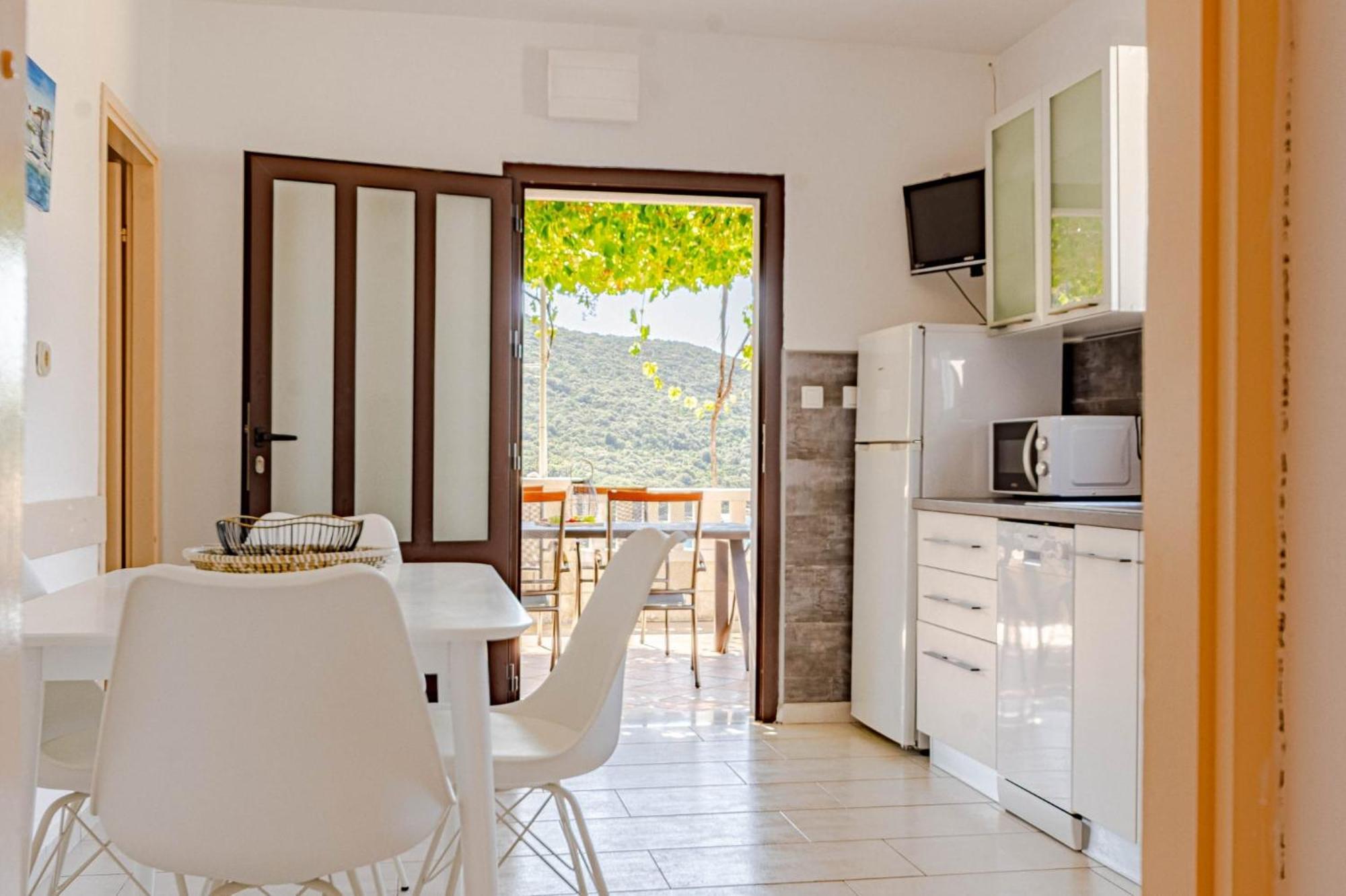 Seaside Apartments With A Swimming Pool Tri Zala, Korcula - 558 Zrnovo Room photo